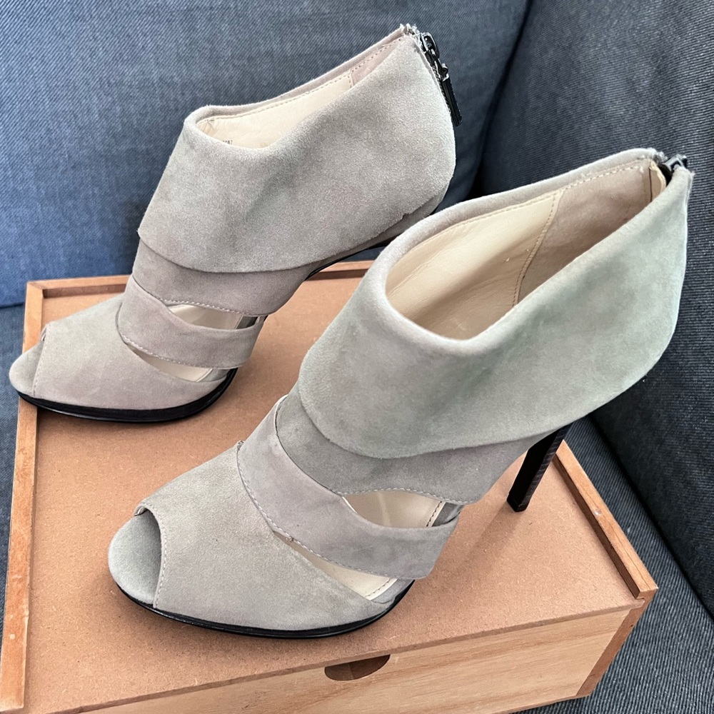 Calvin Klein Patrish Elegant Gray Suede Peep-Toe Heels